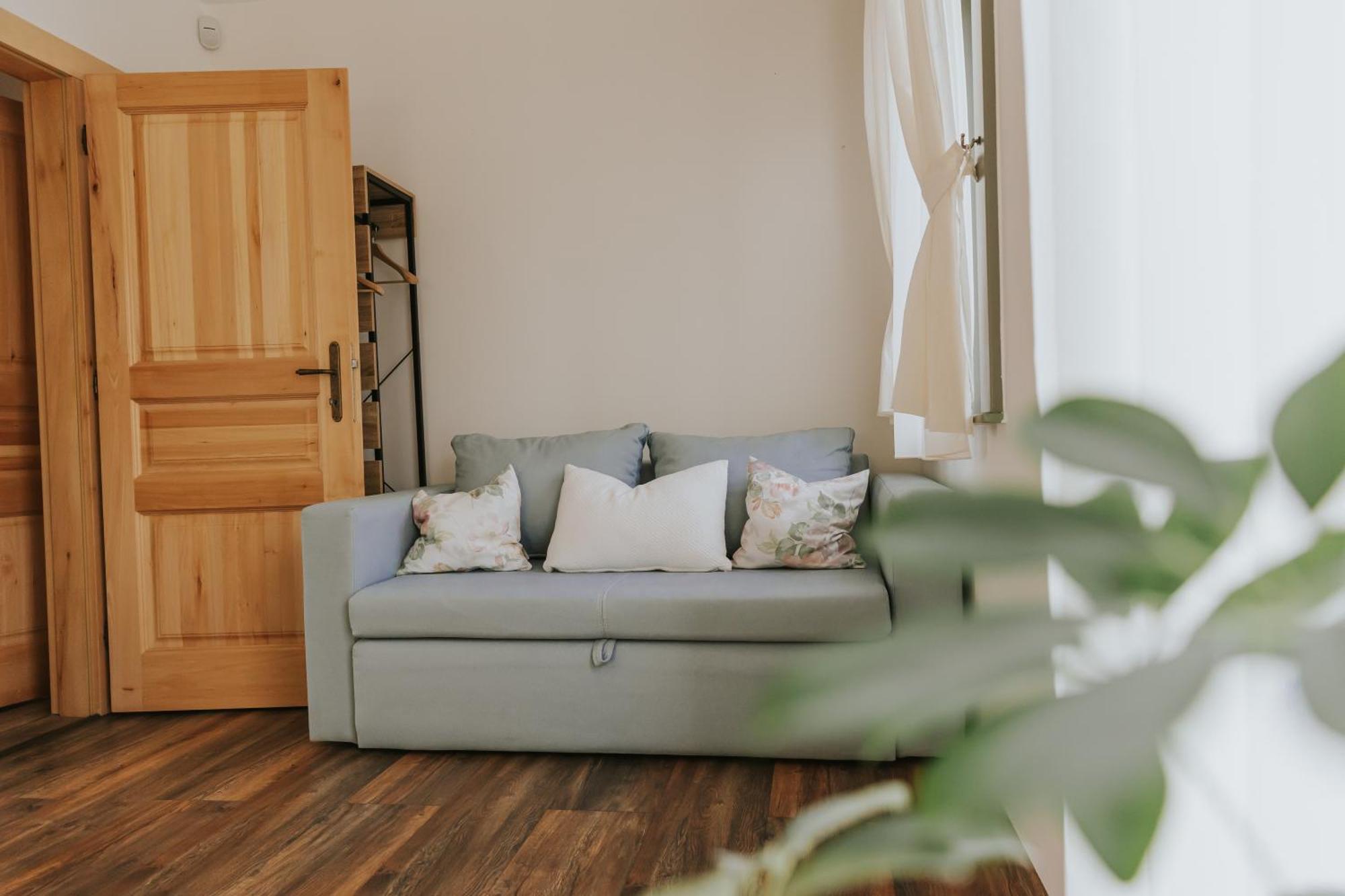 Neidhardt Vendeghaz Apartment Boly