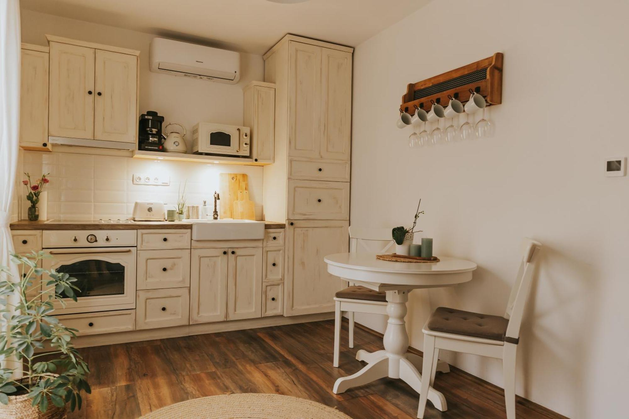 Neidhardt Vendeghaz Apartment